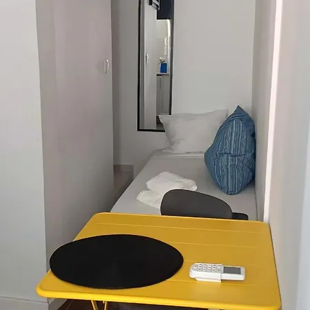 10 With Private Bathroom And Kitchen, Downtown Апартаменты Лиссабон