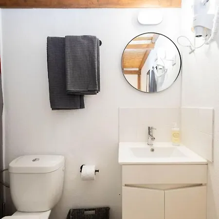 Daire 10 With Private Bathroom And Kitchen, Downtown
